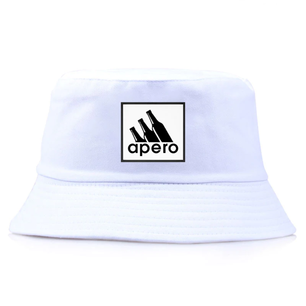 Bob de couleur blanc avec inscrit apéro avec le design du logo Adidas.