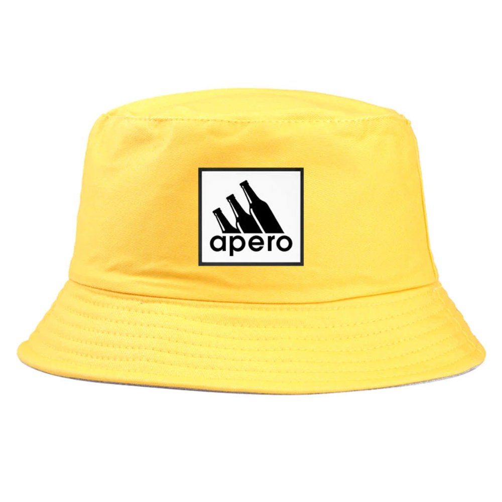 Bob de couleur jaune avec inscrit apéro avec le design du logo Adidas.