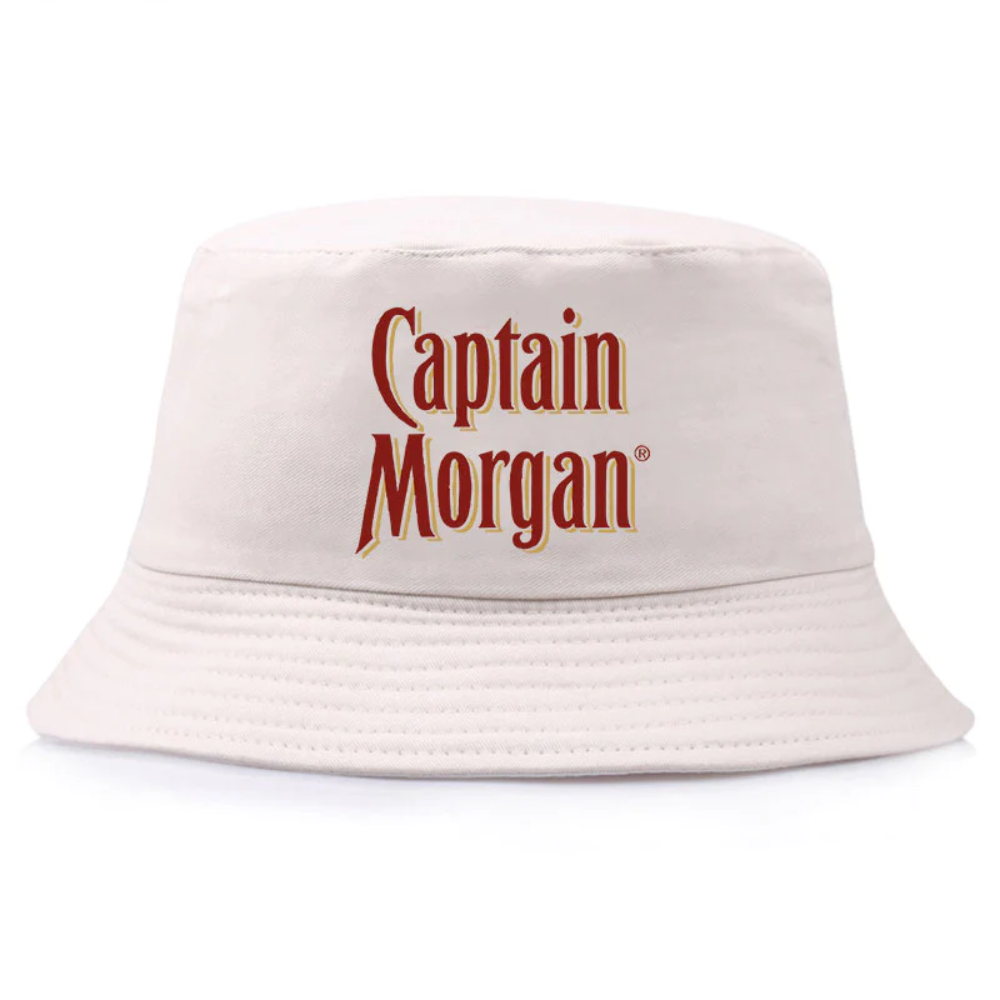 Bob de couleur beige avec inscrit l'écriture du logo Captain Morgan.