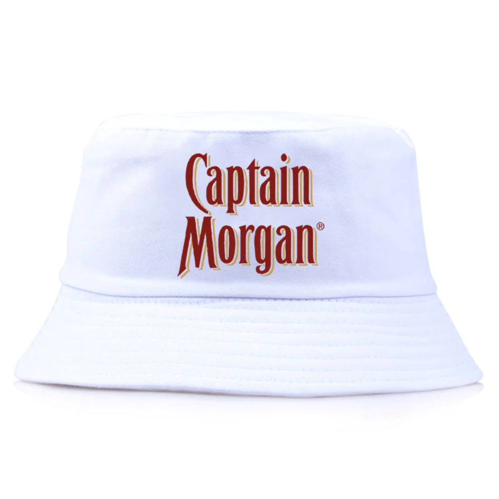 Bob de couleur blanc avec inscrit l'écriture du logo Captain Morgan.