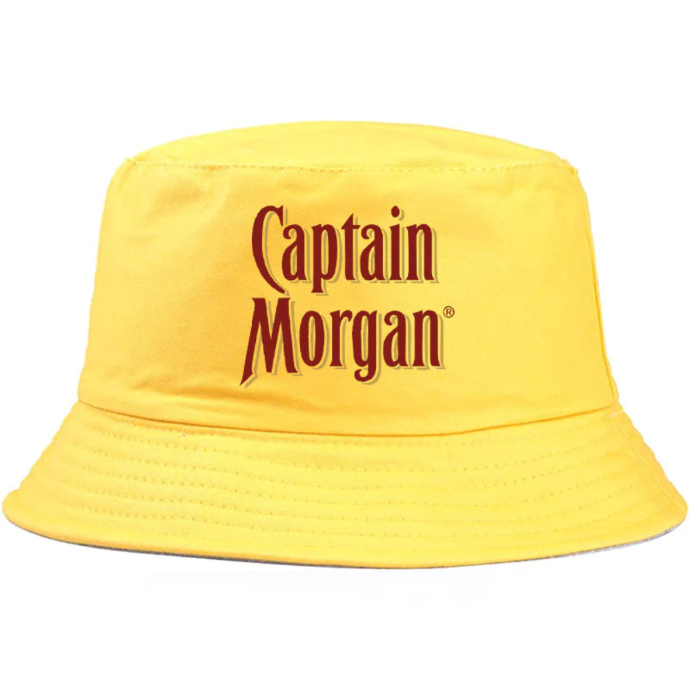 Bob de couleur jaune avec inscrit l'écriture du logo Captain Morgan.