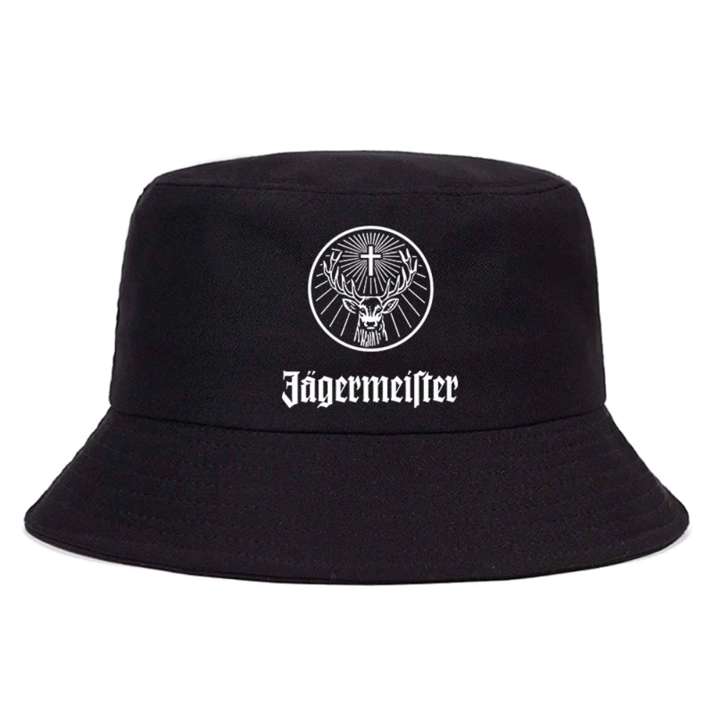 Bob de couleur noir avec inscrit le logo Jägermeister.