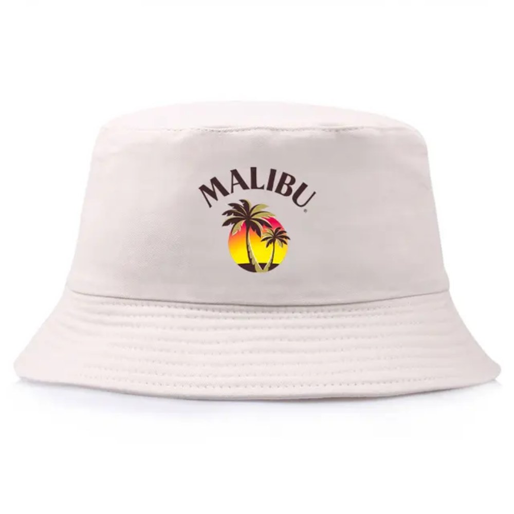 Bob de couleur beige avec inscrit le logo Malibu.