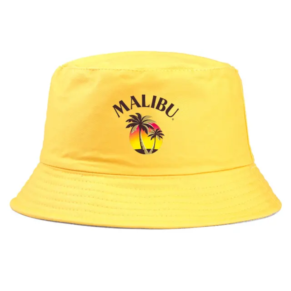 Bob de couleur jaune avec inscrit le logo Malibu.