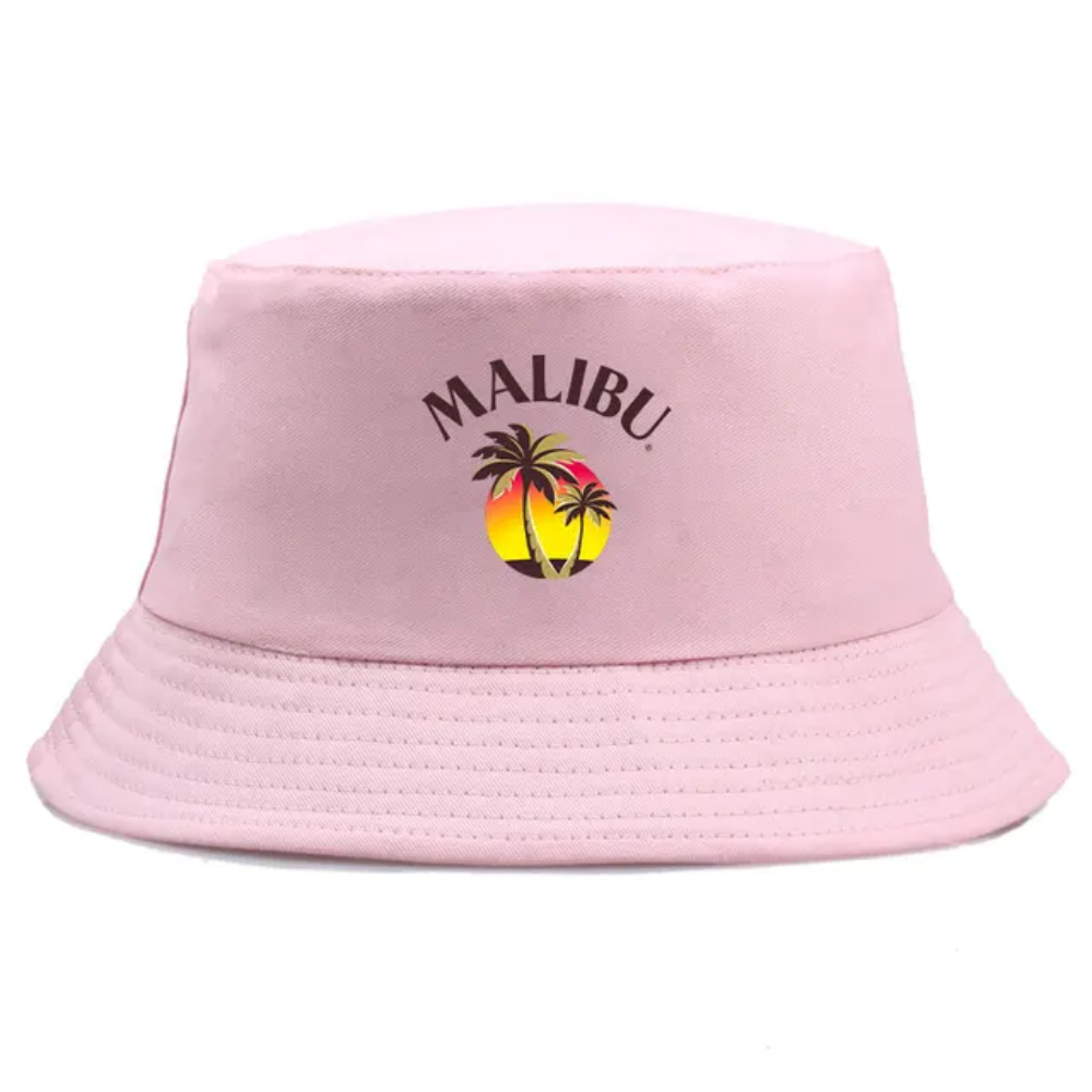 Bob de couleur rose avec inscrit le logo Malibu.