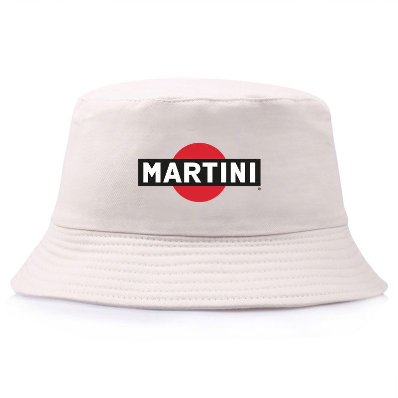 Bob de couleur beige avec inscrit le logo Martini.