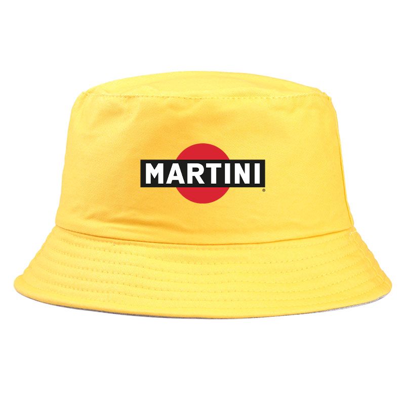 Bob de couleur jaune avec inscrit le logo Martini.