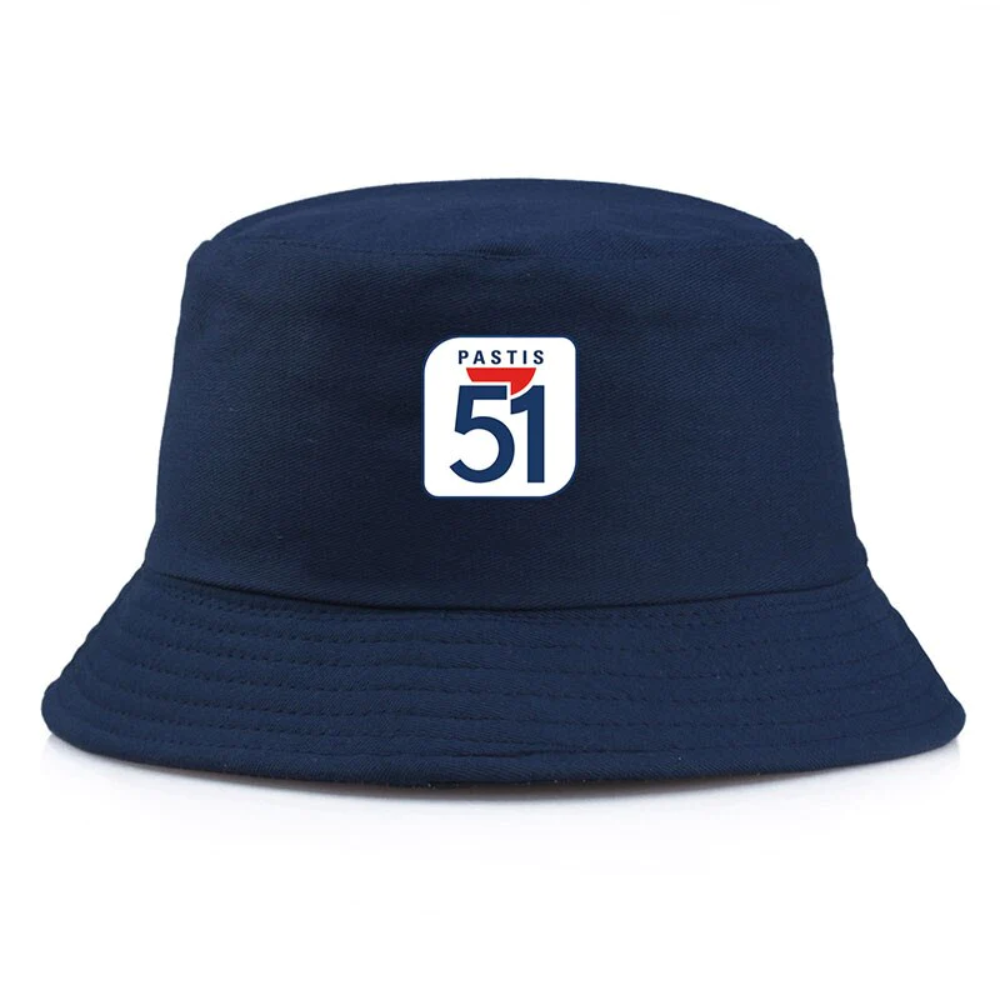 Bob de couleur bleu marine avec inscrit le logo Pastis 51.